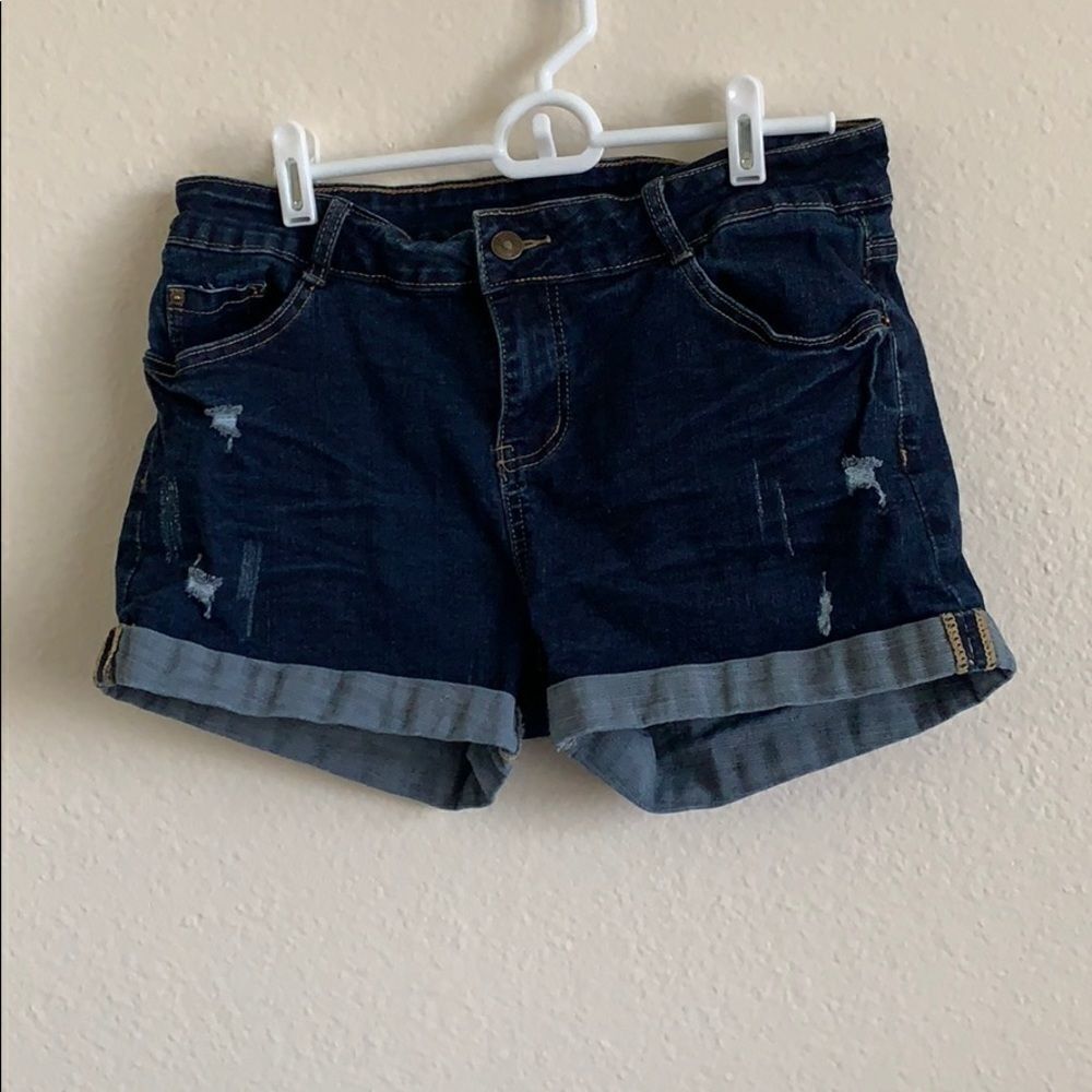 🌼3/$15🌼 Distressed dark wash jean shorts
